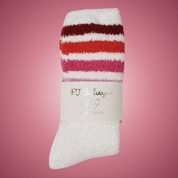 PJ SALVAGE Socks Cozy Women Sock Size 9-11 Ivory Pink Red Stripes NWT 💕 - Picture 1 of 4